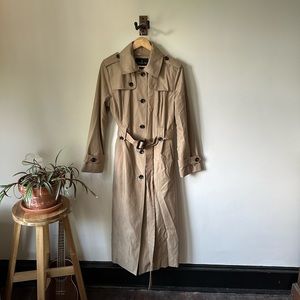 London fog trench coat. Perfect condition